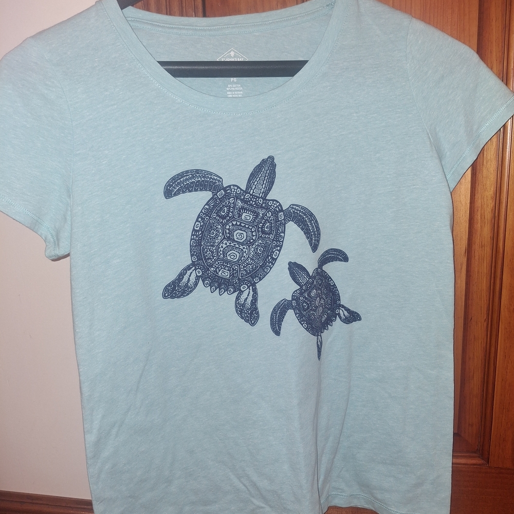 St. John's Bay Light Blue Short Sleeve Tee with Turtle Design